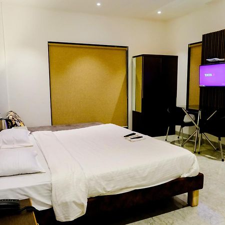 Sanidhya Beach Resort Alībāg Ngoại thất bức ảnh