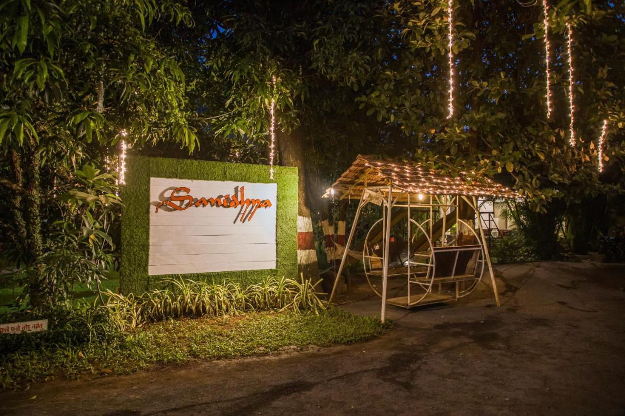 Sanidhya Beach Resort Alībāg Ngoại thất bức ảnh