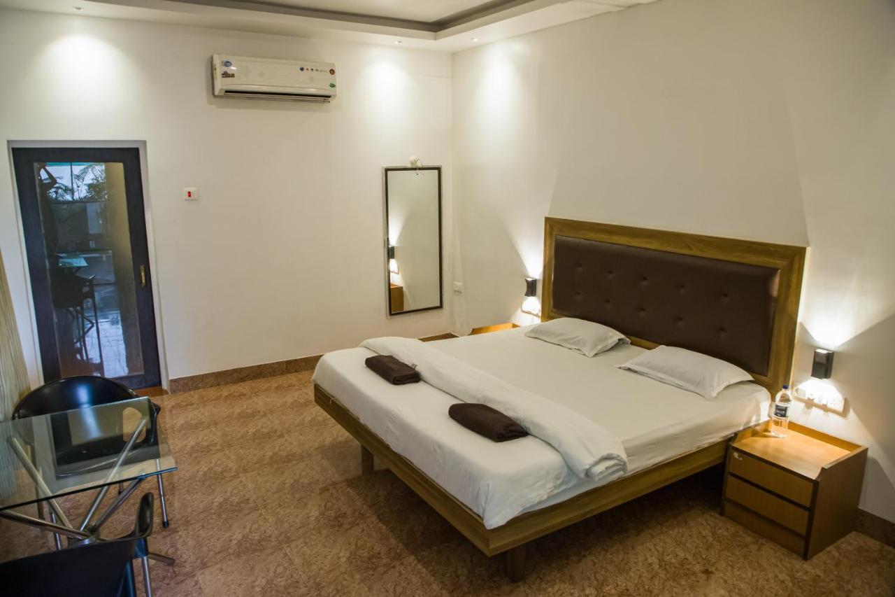 Sanidhya Beach Resort Alībāg Ngoại thất bức ảnh