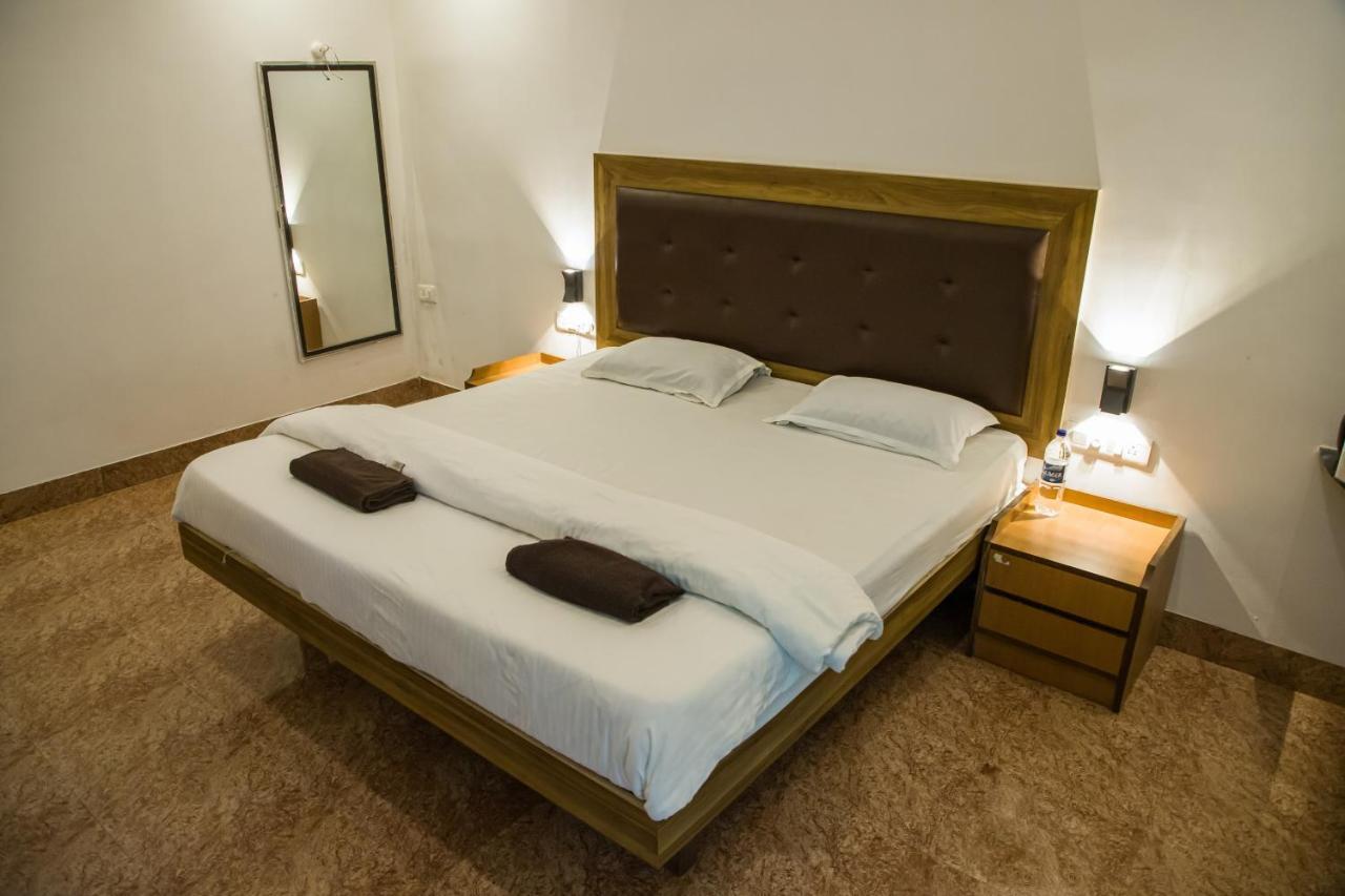 Sanidhya Beach Resort Alībāg Ngoại thất bức ảnh