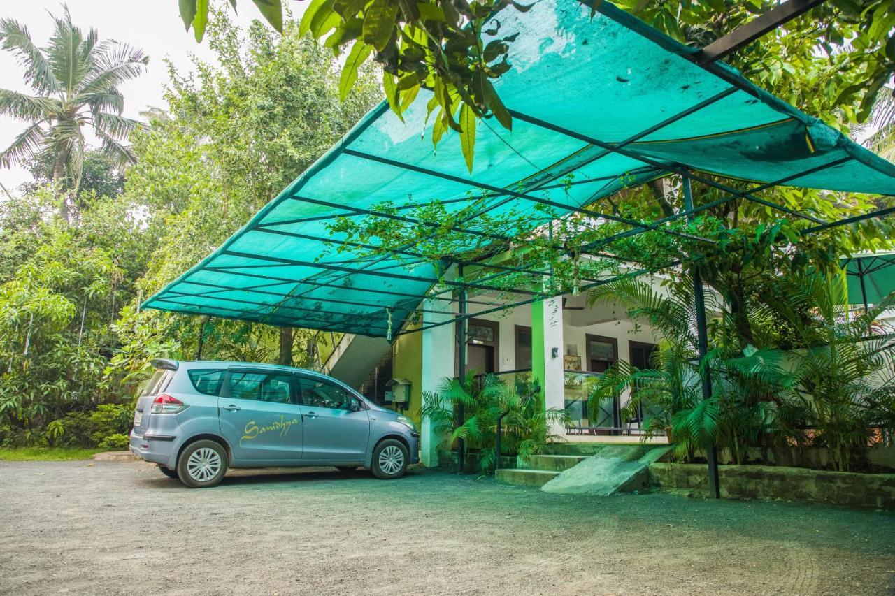 Sanidhya Beach Resort Alībāg Ngoại thất bức ảnh