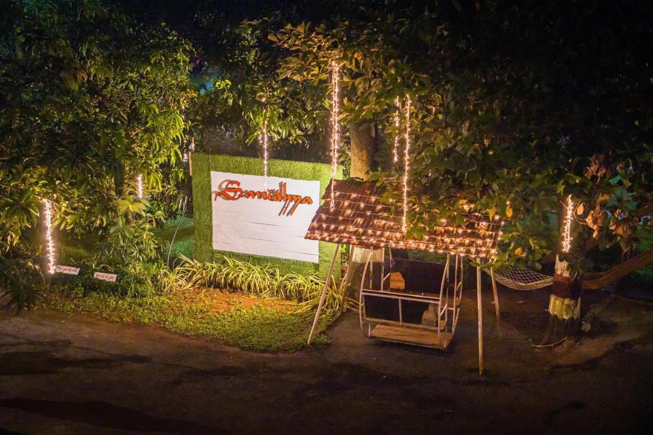 Sanidhya Beach Resort Alībāg Ngoại thất bức ảnh