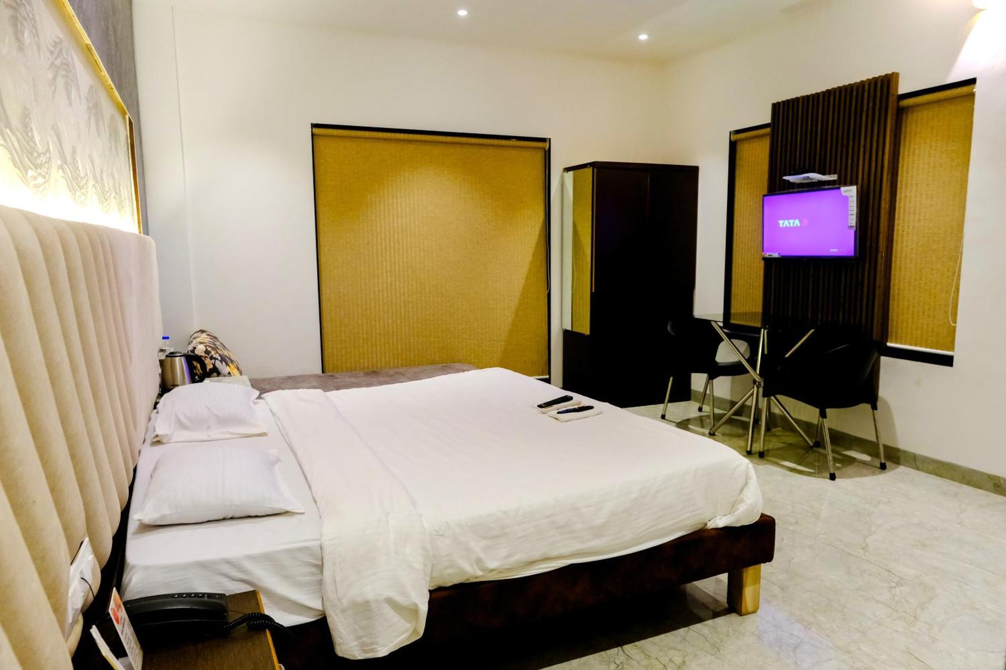 Sanidhya Beach Resort Alībāg Ngoại thất bức ảnh